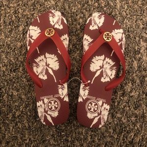 Tory burch flip flops